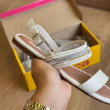 Sandália Moleca Tira Brilhosa